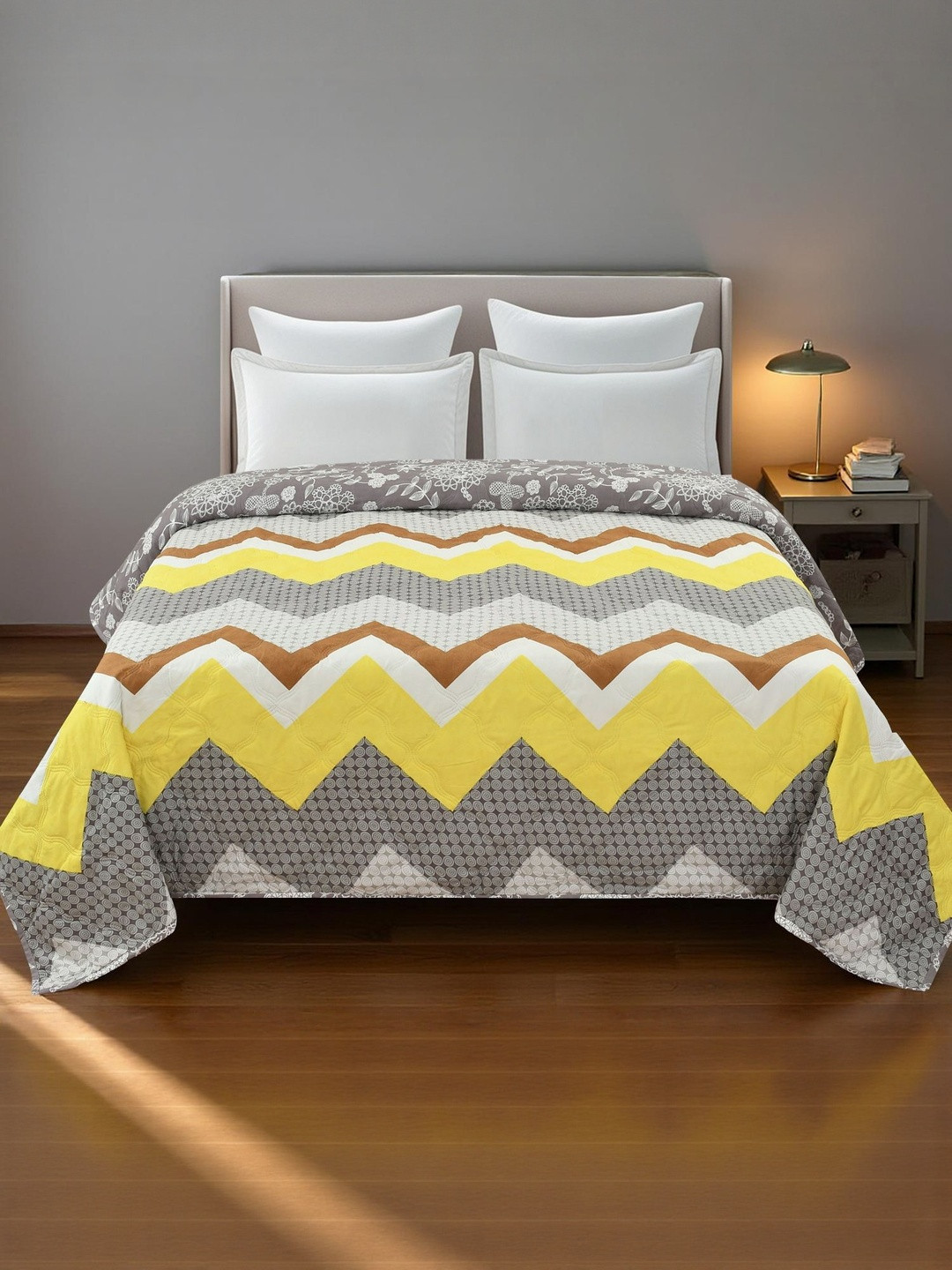 Aura Grey & Yellow Geometric Printed AC Room 380 GSM Cotton Double Queen Comforter