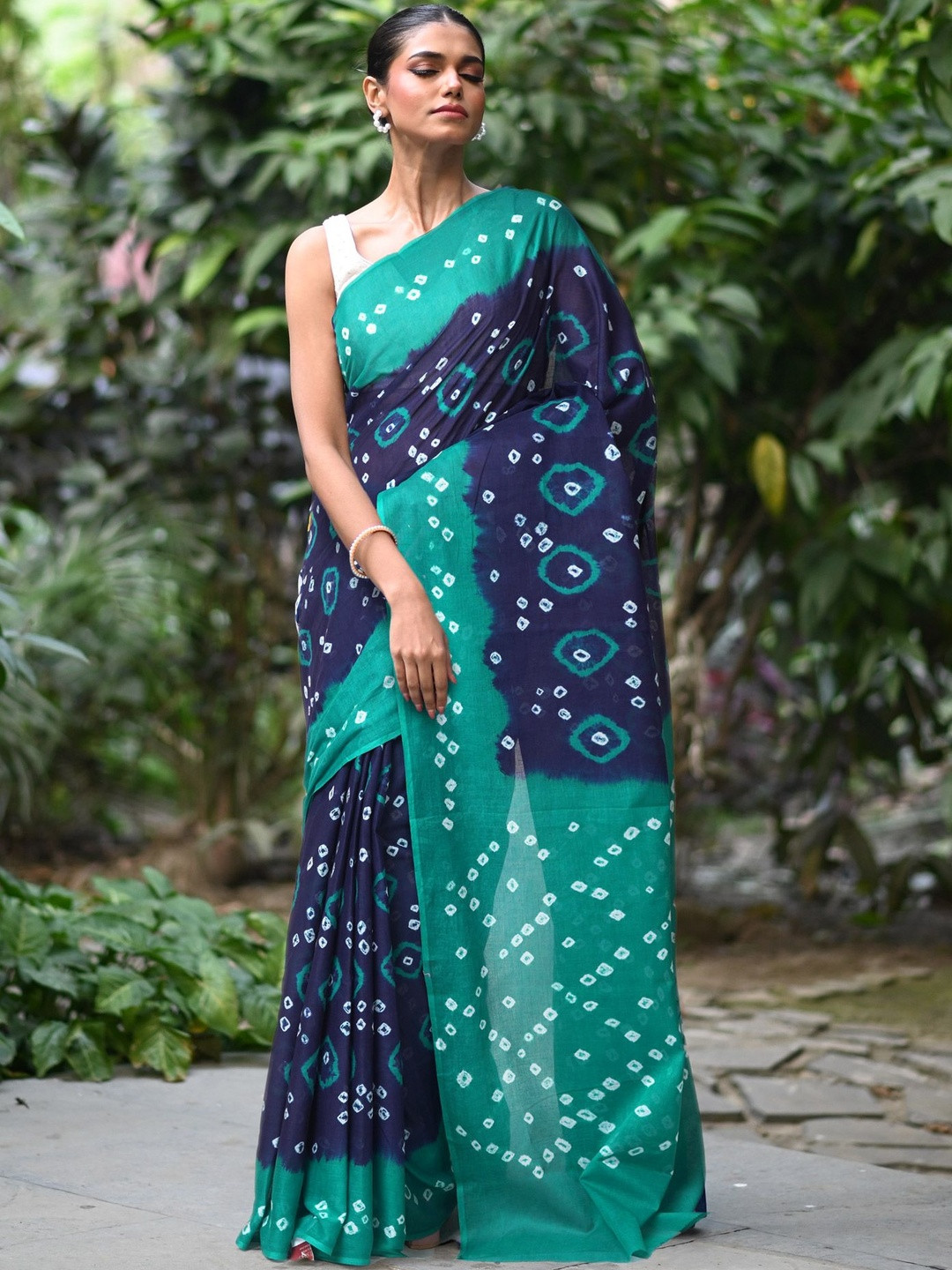 Unnati Silks Women Bandhani Dyed Pure Cotton Bandhani Saree with a Blouse Piece