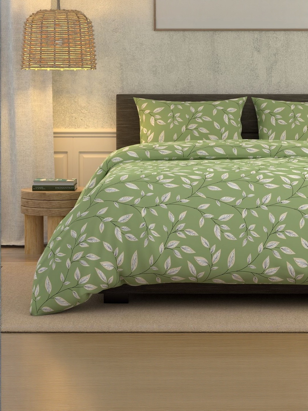 LA VERNE Green And White Floral 180 TC King Bedsheet With 2 Pillow Covers