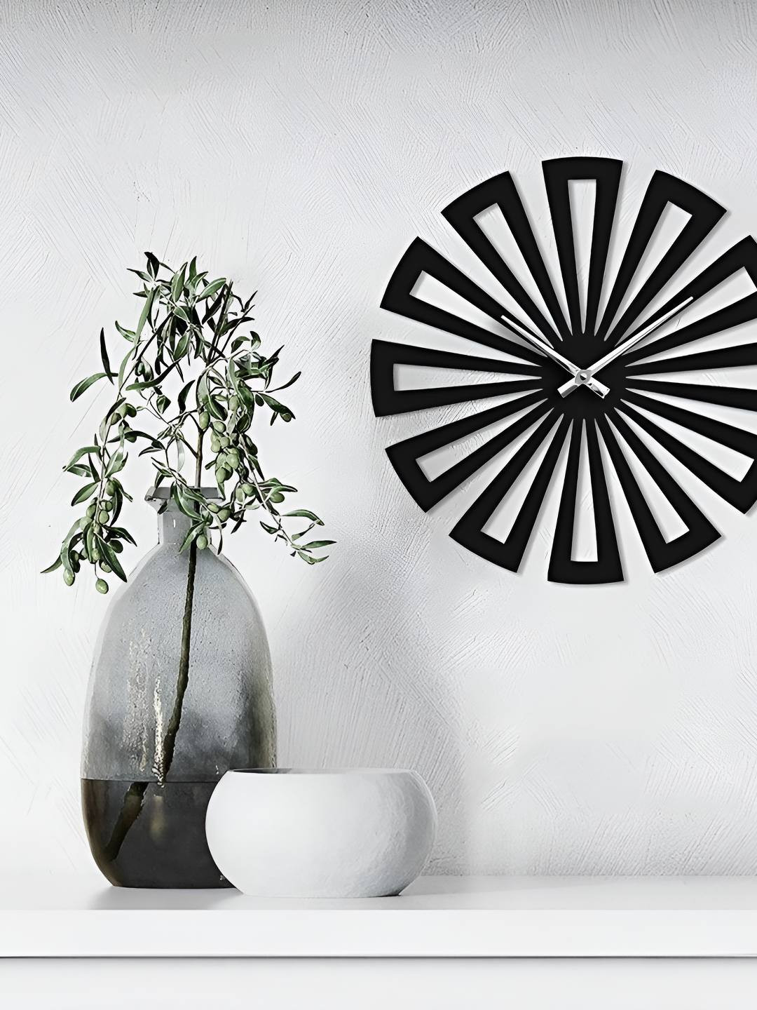 QEZNEF Black Textured Contemporary Analogue Round Shaped Wall Clock Without Glass