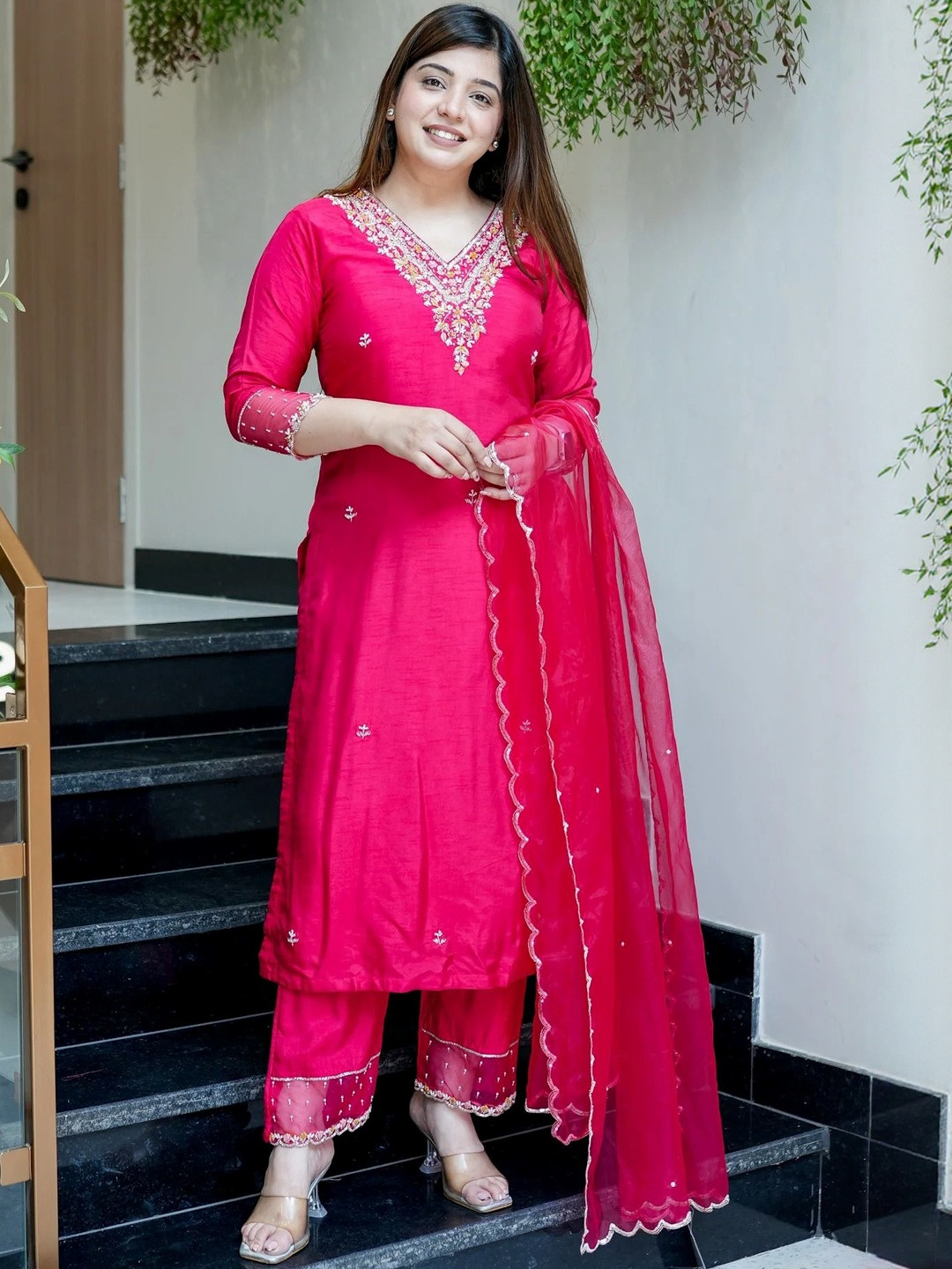 FAST FASHIONS Ethnic Motifs Embroidered Thread Work Straight Kurta With Trousers & Dupatta