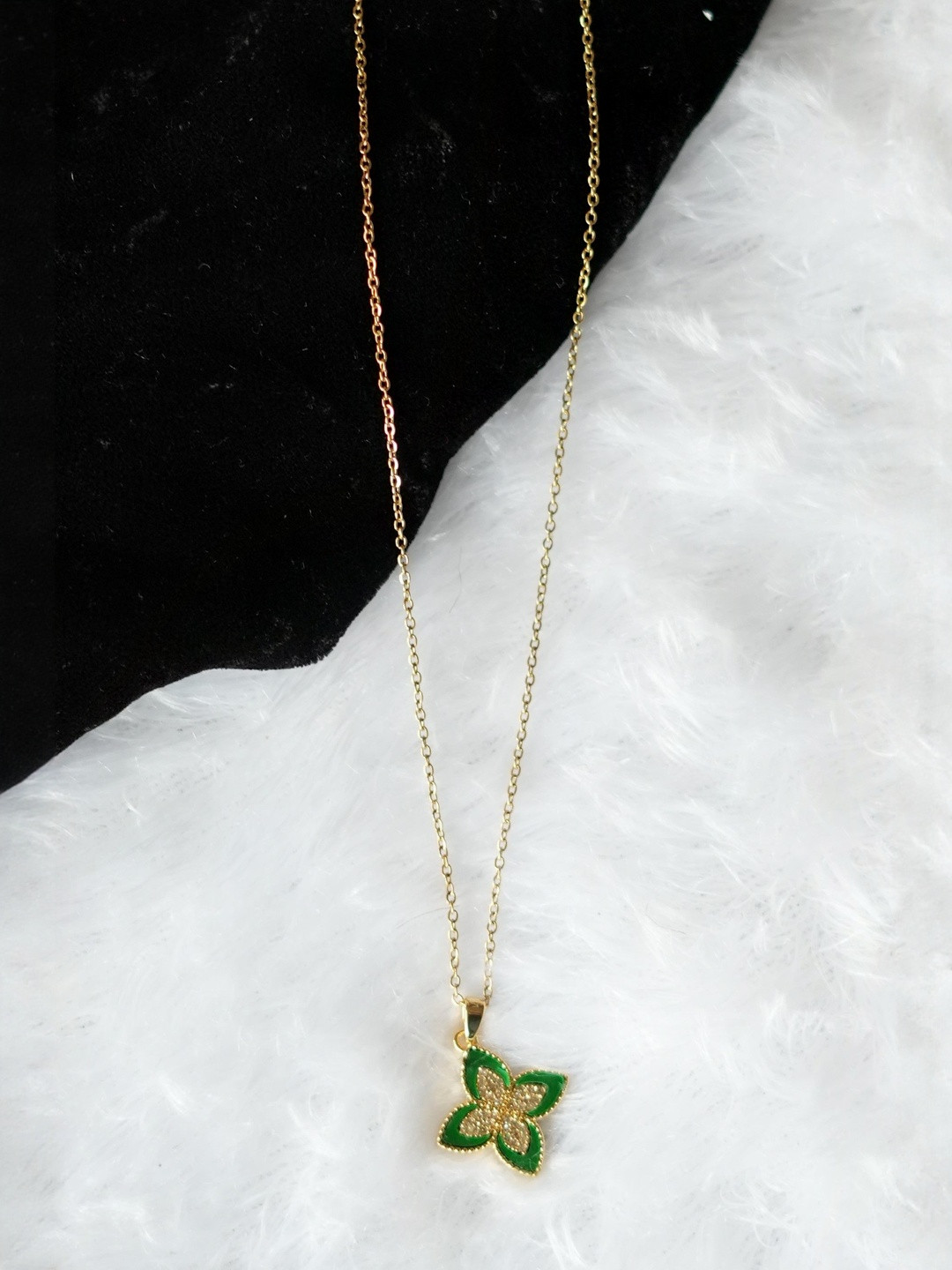 Omkar Jewels Gold-Plated Artificial Stones Studded Floral Pendant With Chain