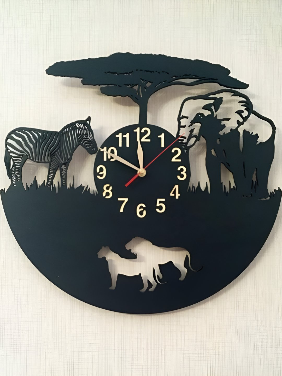 QEZNEF Black And Beige Traditional Wooden Round Analogue Wall Clock