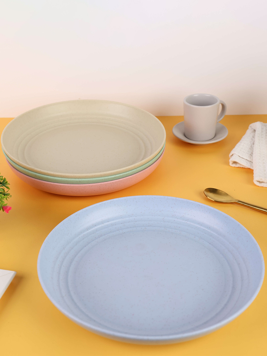 IRIDA NATURALS Beige & Pink 4 Pieces Wheat Straw Bamboo Fibre Dinner Plate
