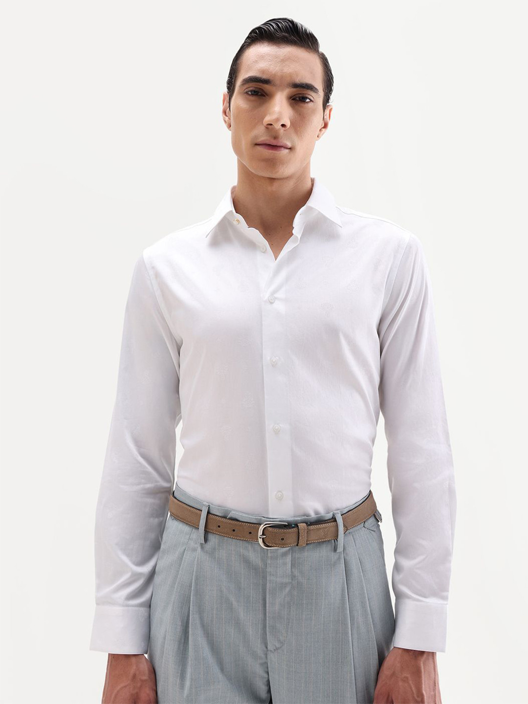 RARE RABBIT Men Premium Fit Solid Spread Collar SNOW-25 Casual Shirt