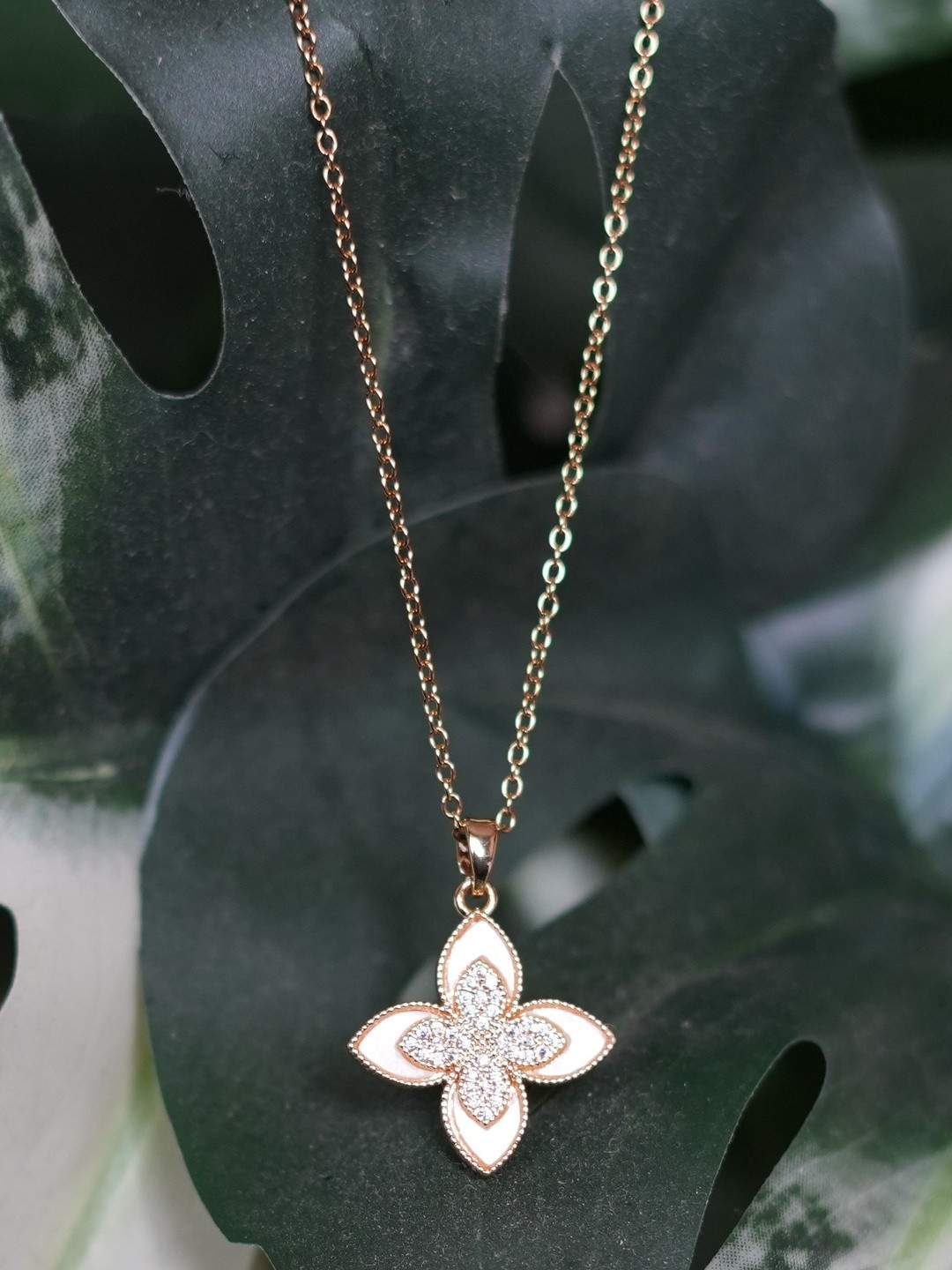 Omkar Jewels Gold-Plated Artificial Stones Studded Floral Pendant With Chain