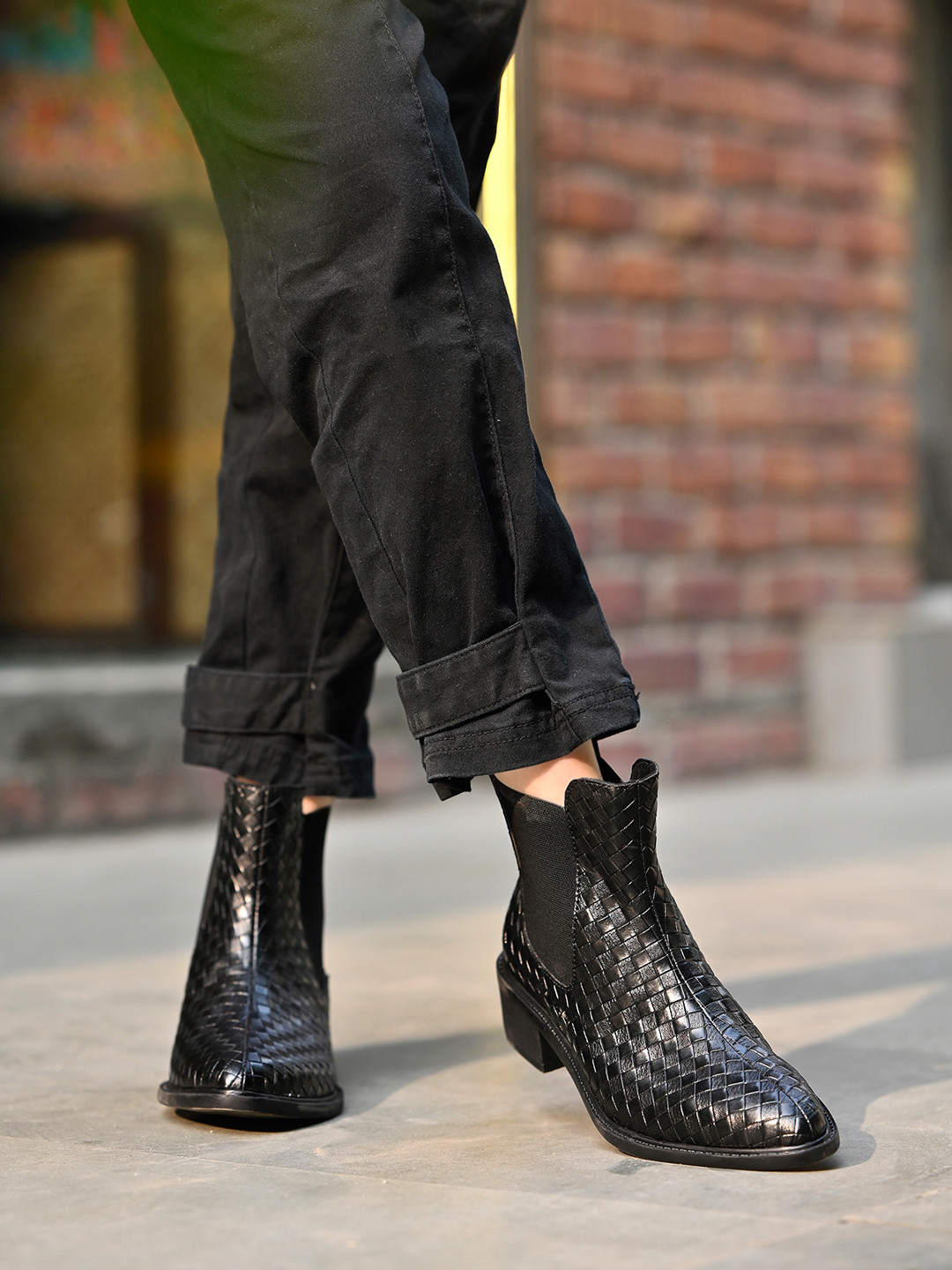 HVNLY BY SHOETOPIA Block-Heeled Pointed Toe Mid-Top Boots