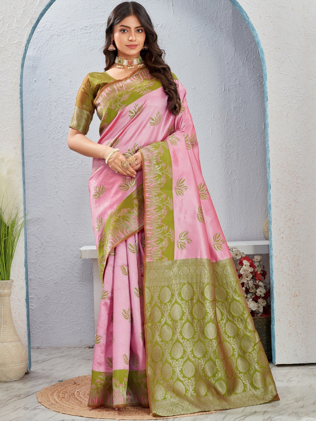 SATYAM WEAVES Woven Design Zari Border Banarasi Saree With An Unstitched Blouse Piece