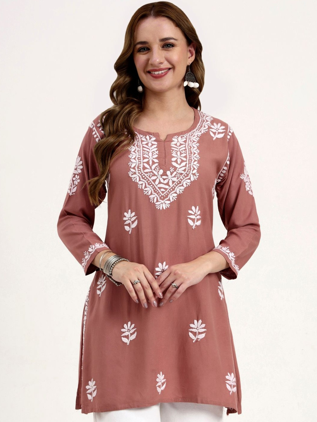 The Chikan Label Women Ethnic Motifs Embroidered Handloom Chikankari Short Kurti