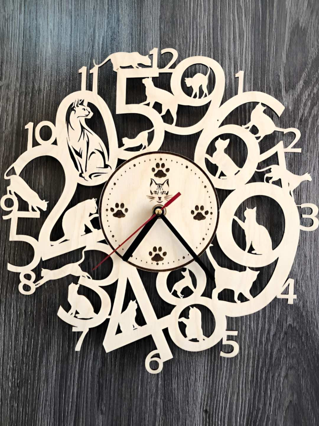 QEZNEF Beige White And Black Geometric Round Wooden Analogue Wall Clock