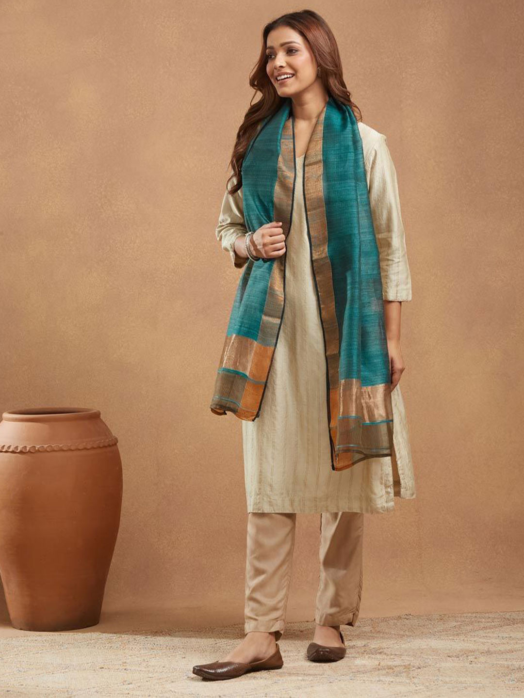 Fabindia Women Hand Woven Design Stole