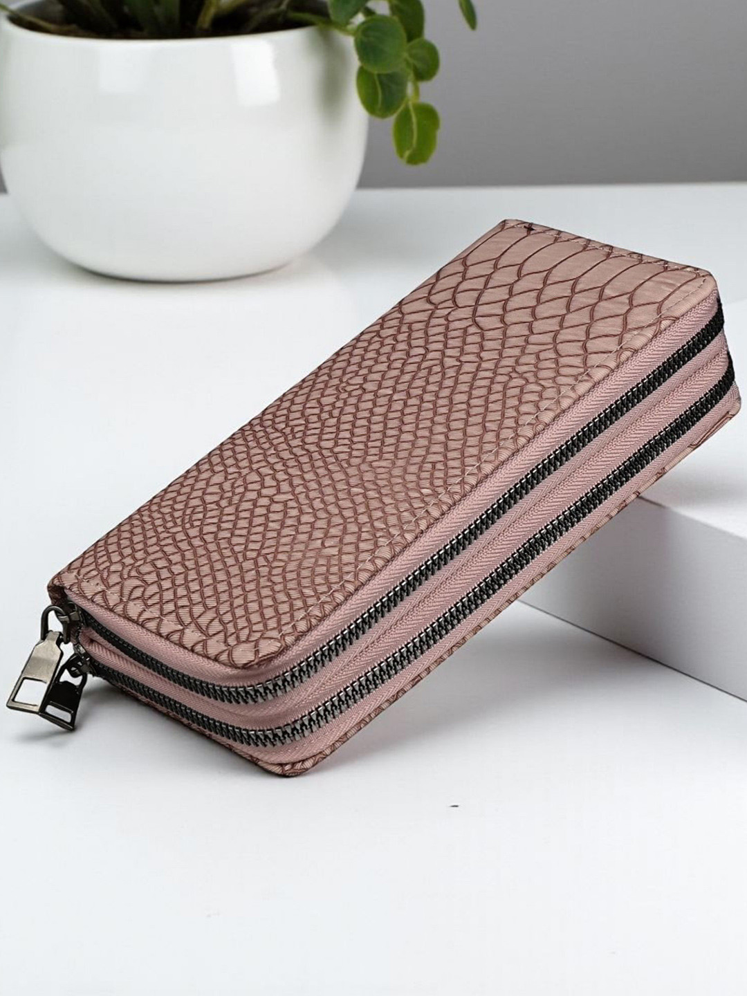 ALSU Women Leather Textured Zip Around Wallet