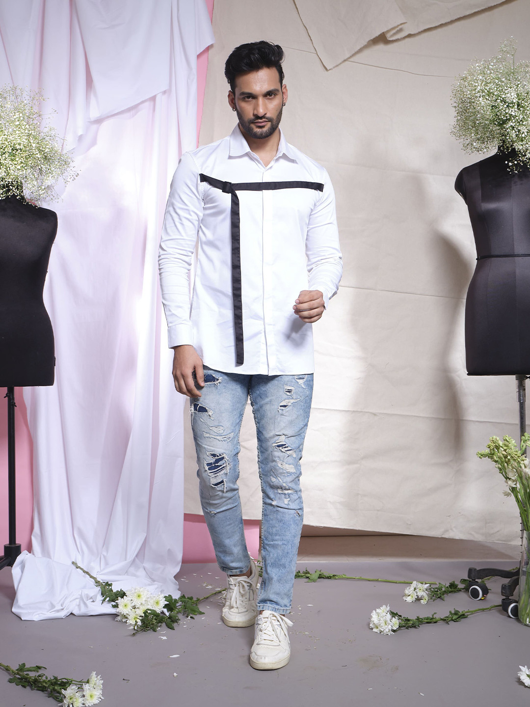 ECHKE Men Standard Fit Solid Spread Collar Cotton Patti And Buckle Casual Shirt