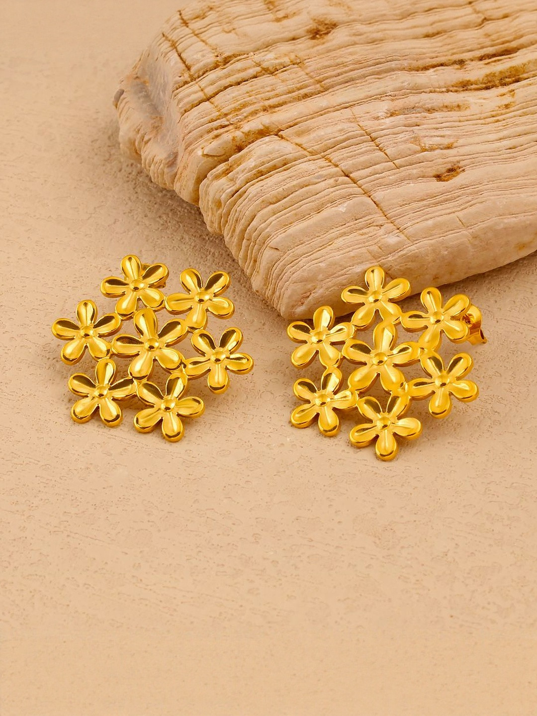 DressBerry Anti Tarnish Flower Studs Earrings