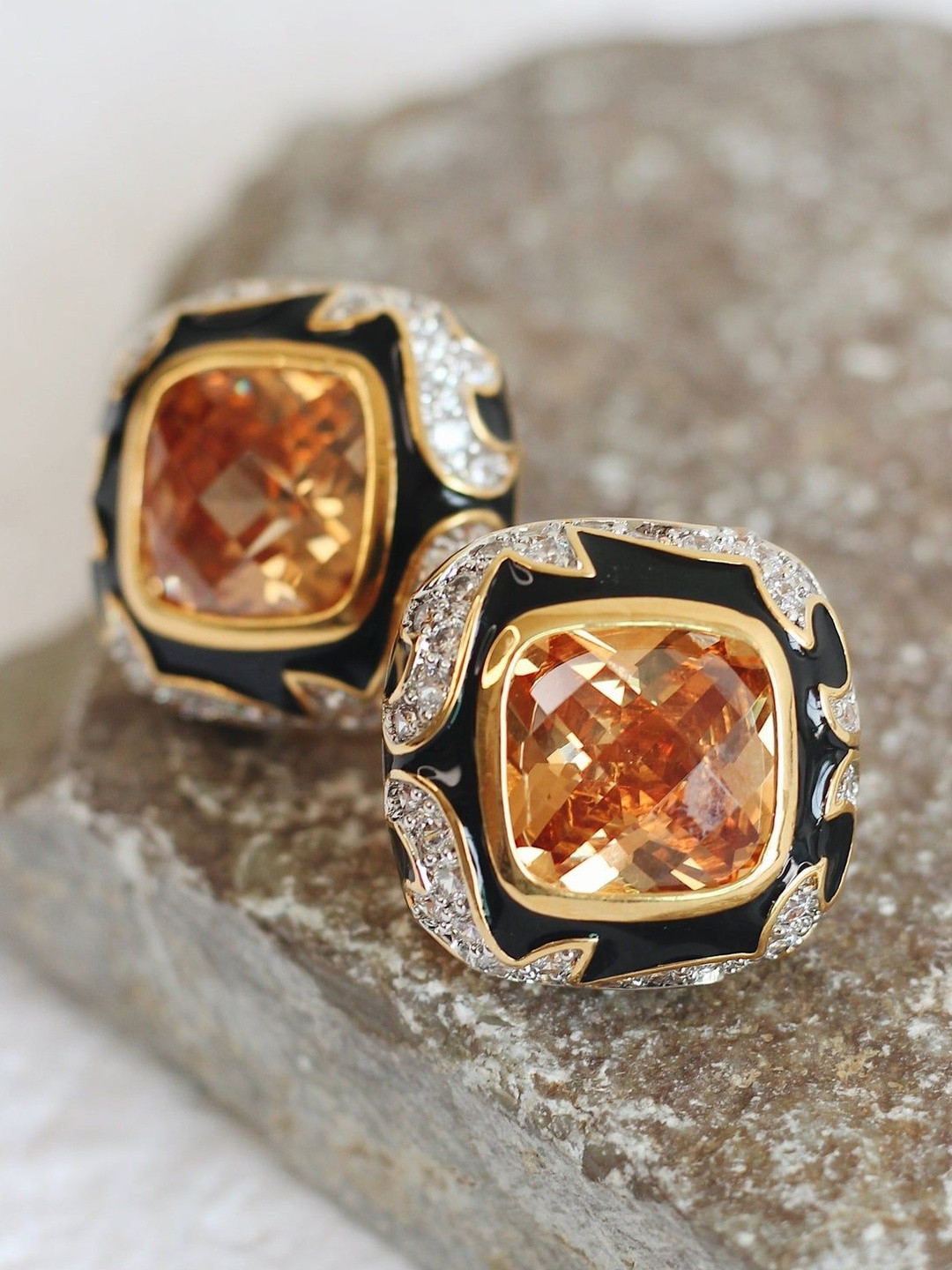 TAURIAN Rhodium-Plated Emerald Studded Square Shaped Studs