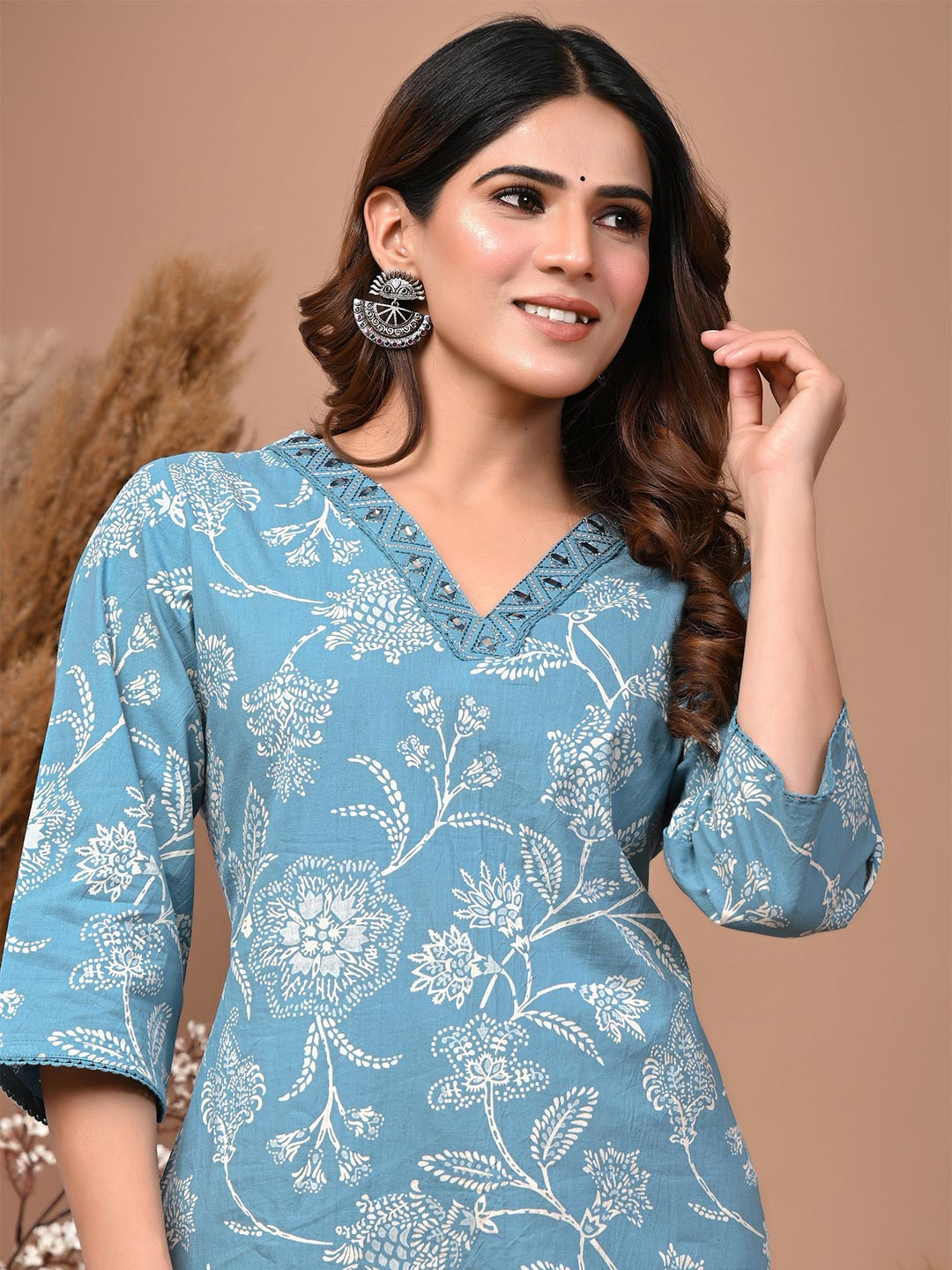 Rimeline Ethnic Motifs Printed V-Neck Beads & Stones Straight Pure Cotton Kurta