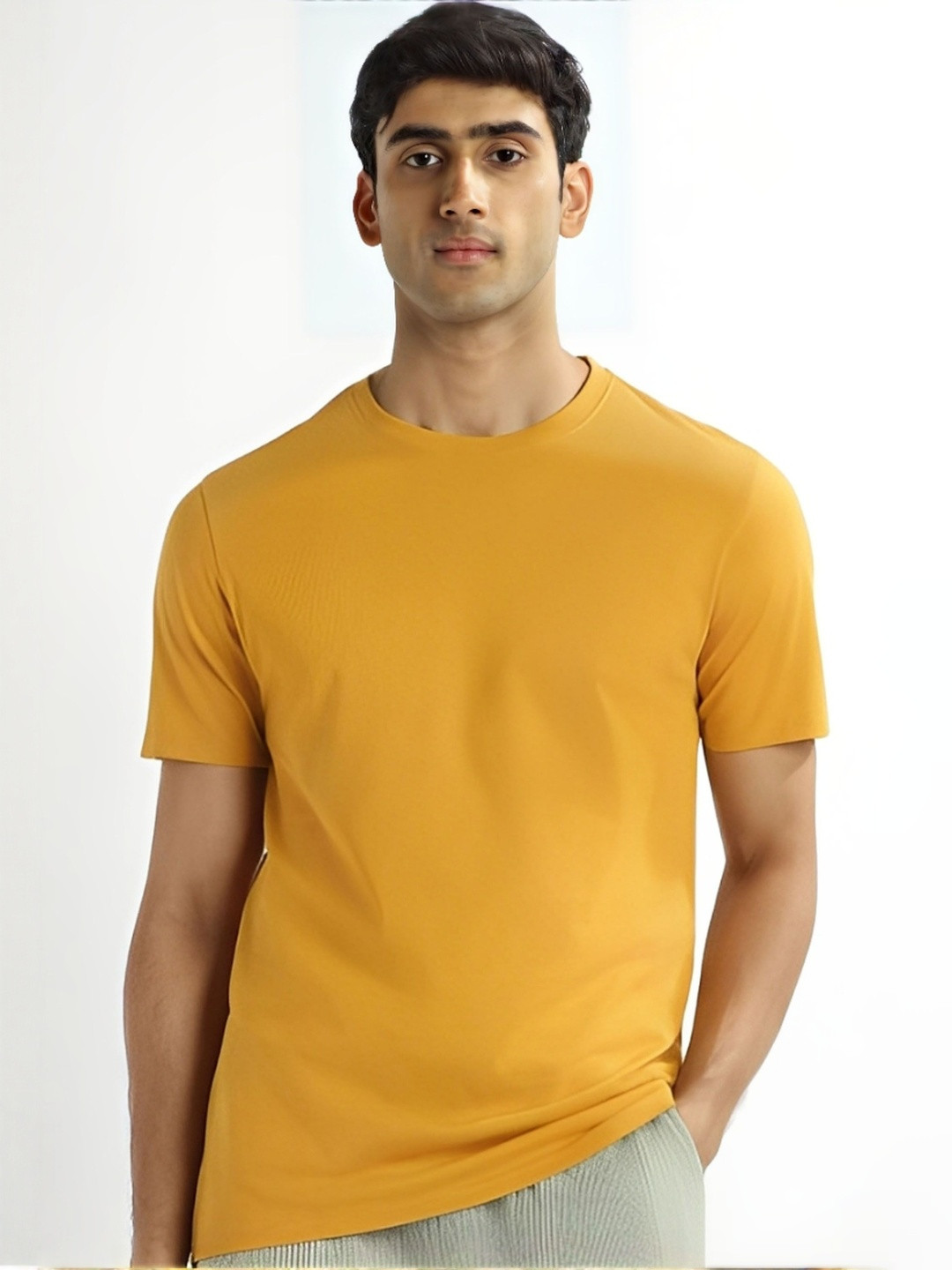 Kasendra Man Back Printed Round Neck Short Sleeve T-shirt