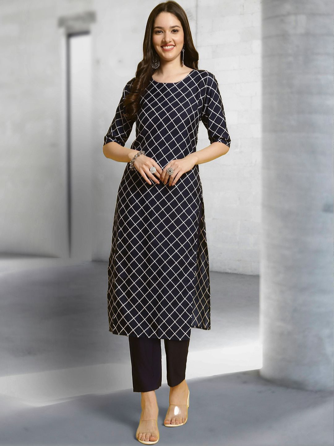 Ethnic basket Checked Round Neck Straight Kurta