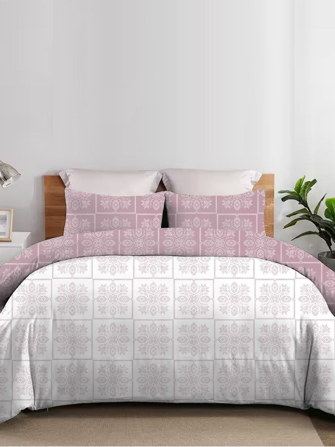 Sleeping Owls- because your sleep matters Pink & White Ethnic Motifs 150 GSM Comforter