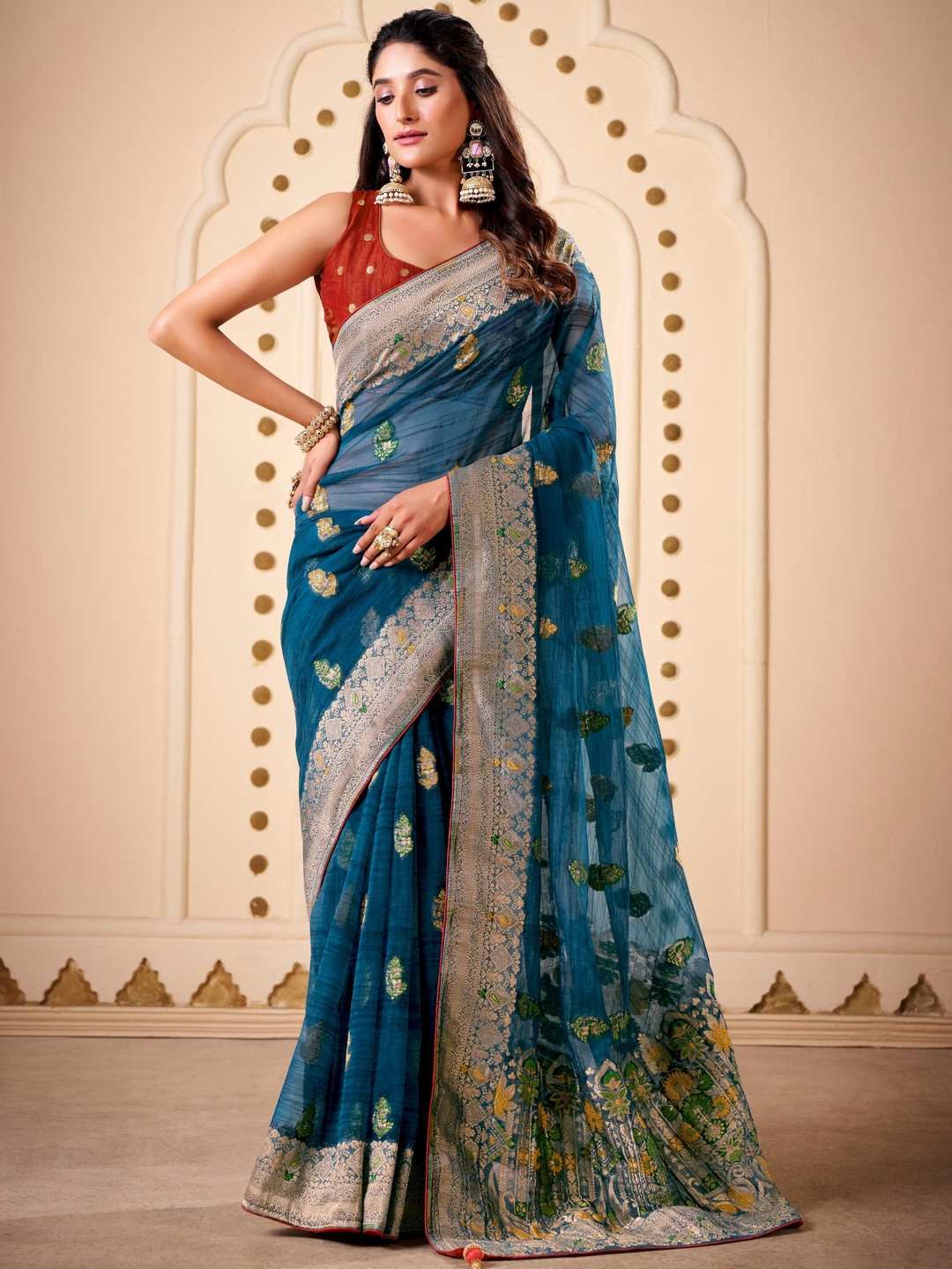 HERE&NOW Women Woven Design Zari Border Jimichoo Ikat Saree With Unstiched Blouse Piece