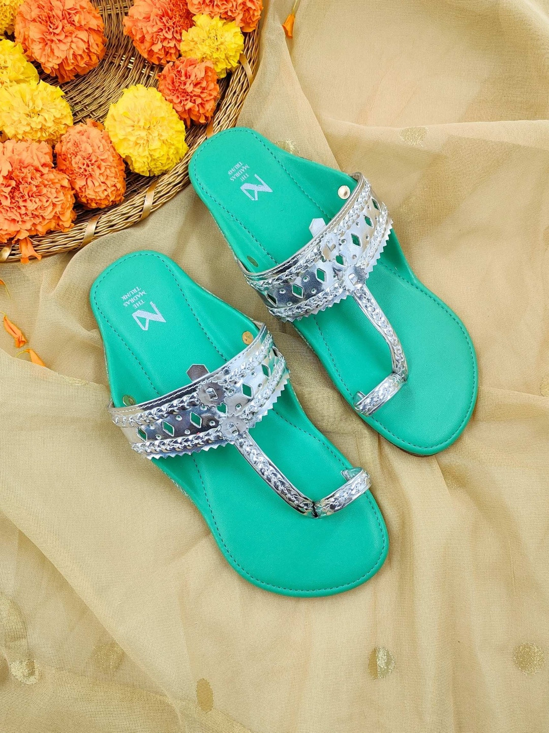 THE MADRAS TRUNK Women Toe Ring Kolhapuri Style Flats