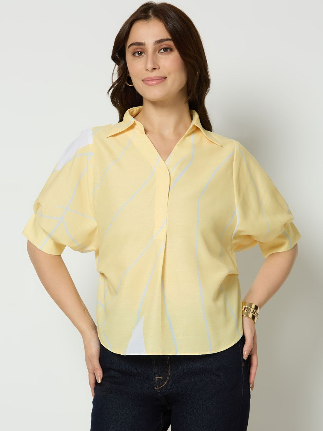 Insho Women Abstract Print V Neck Top