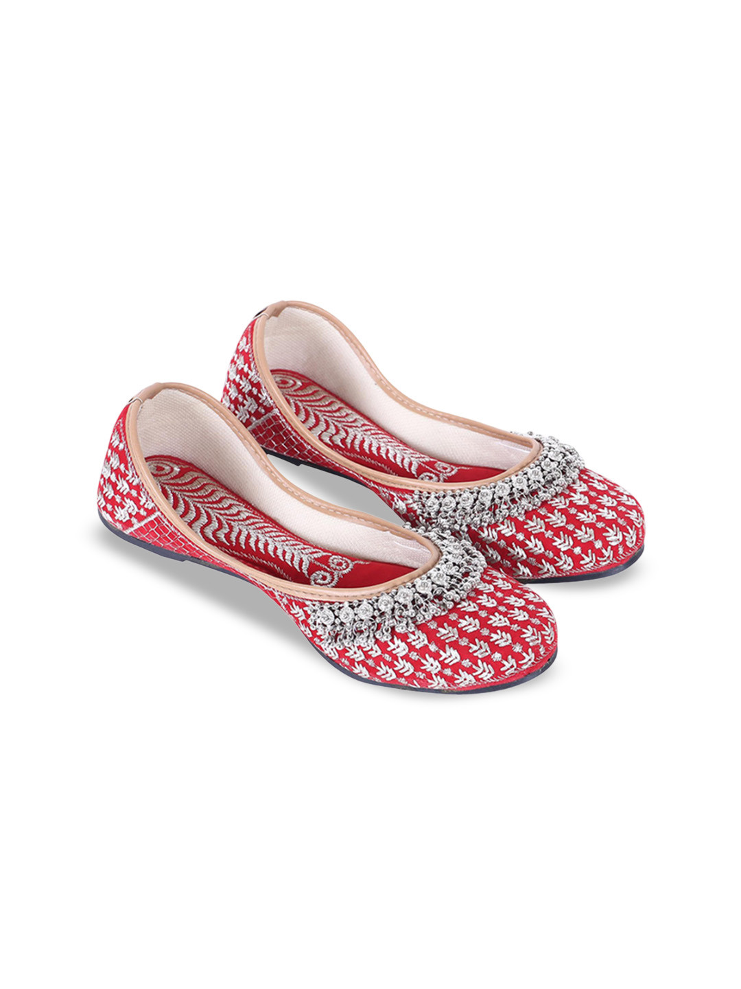 DFR Women Embellished Rajasthani Mojaris With Payal Punjabi