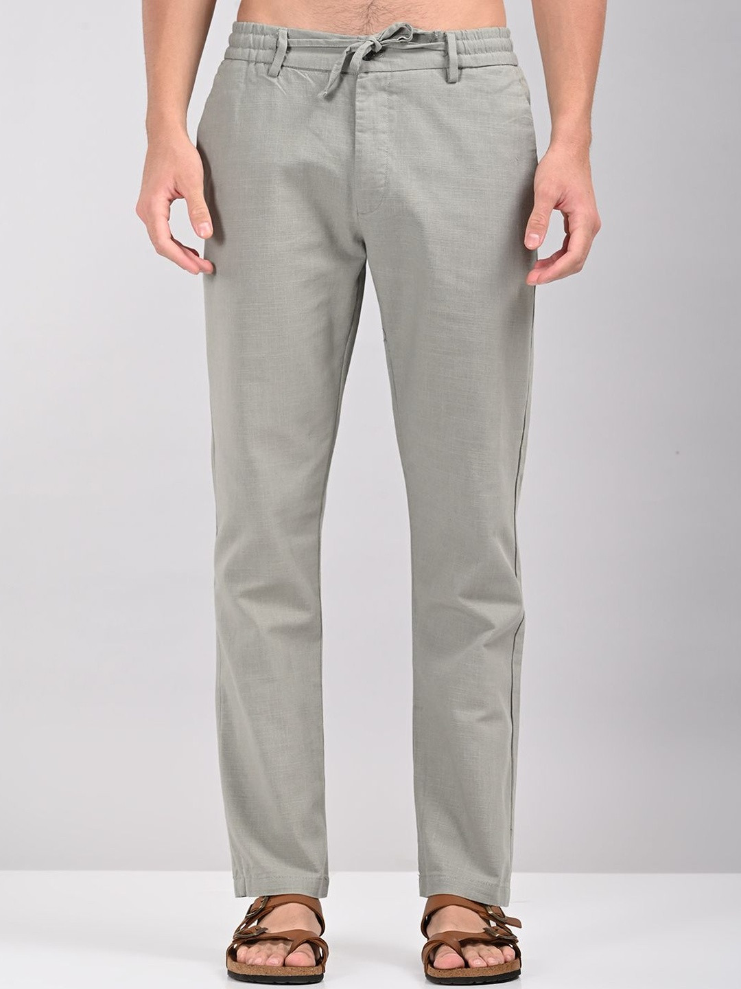 BLVNK Men Textured  Regular Fit Low-Rise Flat-Front Trousers