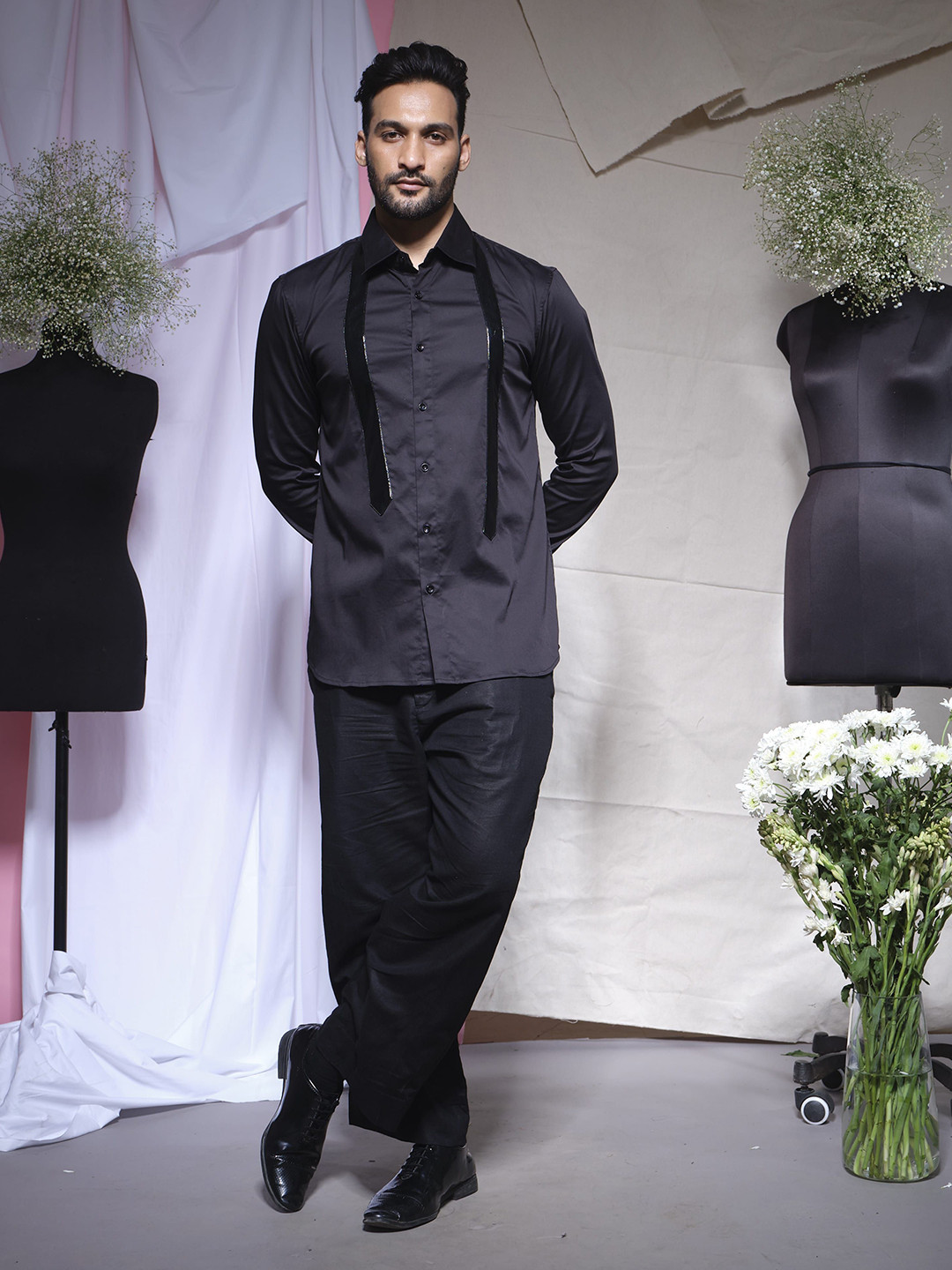 ECHKE Men Standard Fit Solid Spread Collar Cotton Pearl Casual Shirt