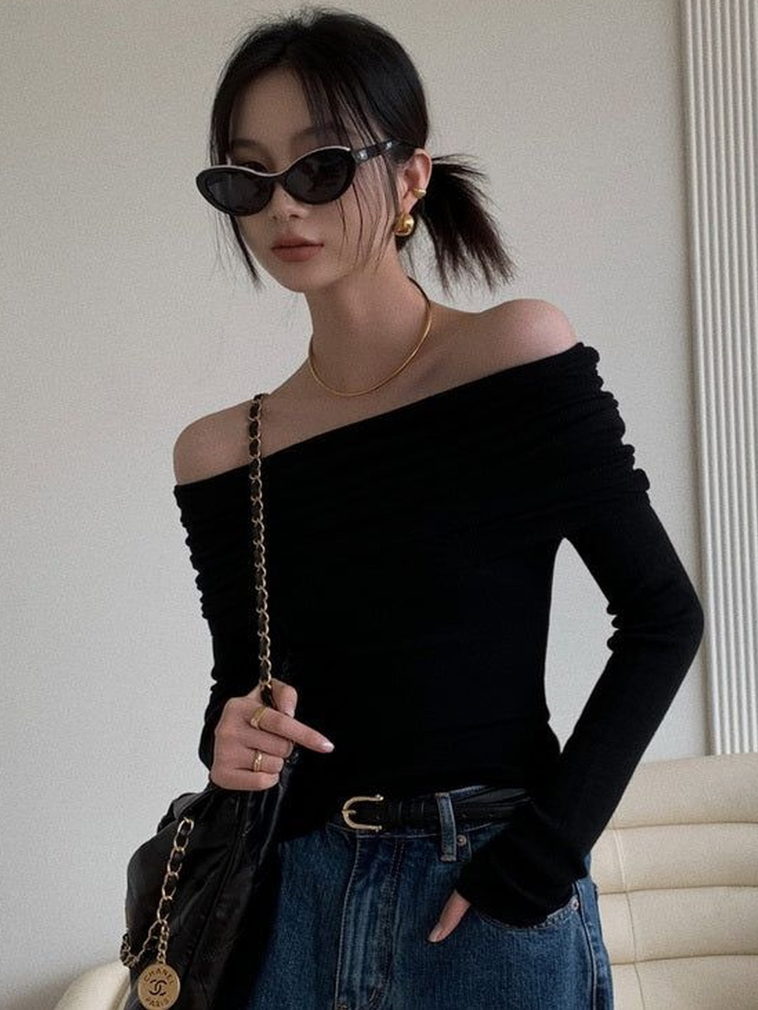 Outzidr Women Black Ribbed Off-Shoulder Fitted Top