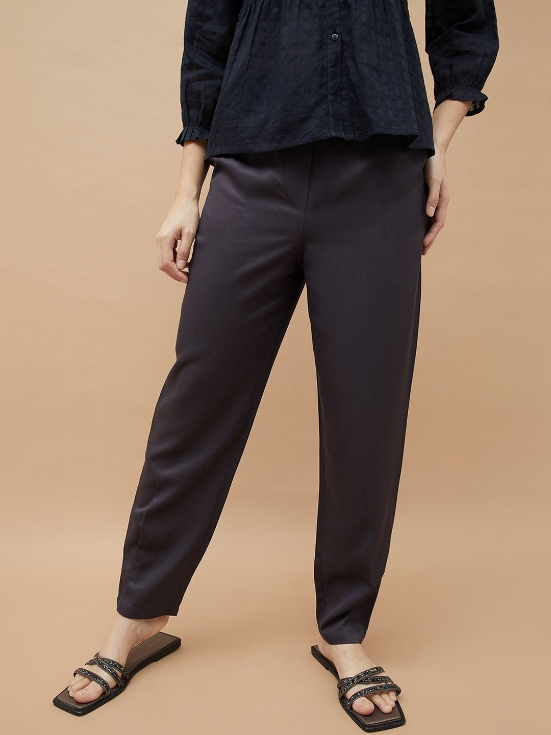Fame Forever by Lifestyle Women Solid Regular Fit Easy Wash Regular Trousers