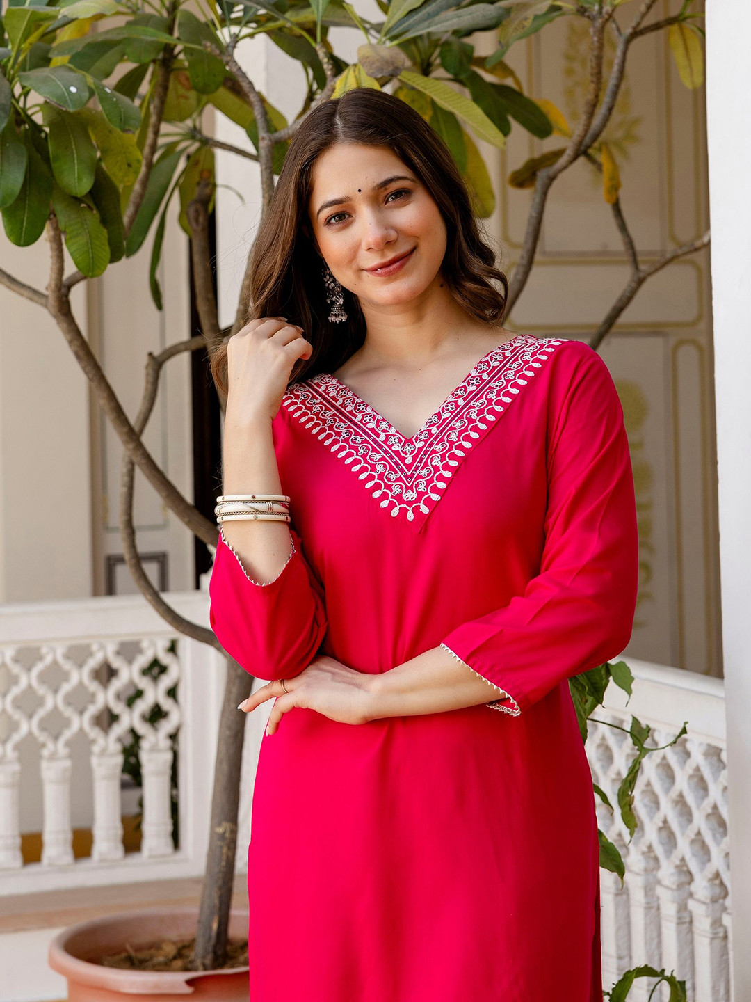 SURHI Enthic Motifs Yoke Design V-Neck Straight Kurta