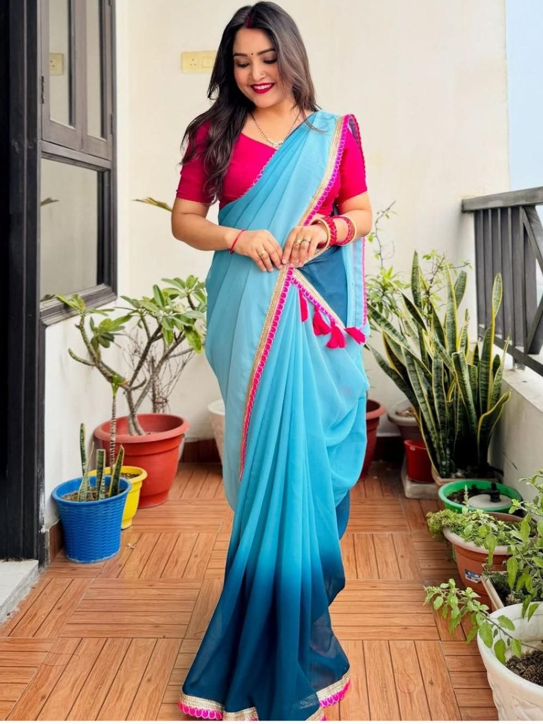 ARKIA Women Ombre Georgette Tussar Saree with Embellished Border & Unstitched Blouse Piece