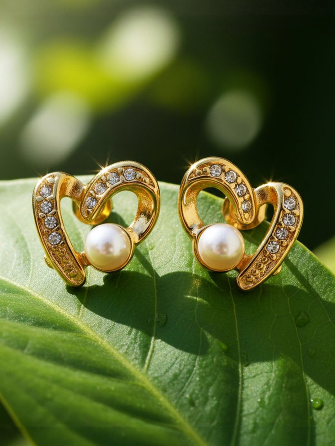 DIVASTRI Women 18kt Gold-Plated Stainless Steel Stone and Pearl Studded Studs