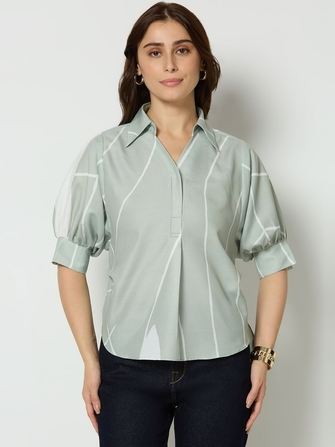 Insho Abstract Printed V-Neck Puff Sleeve Top