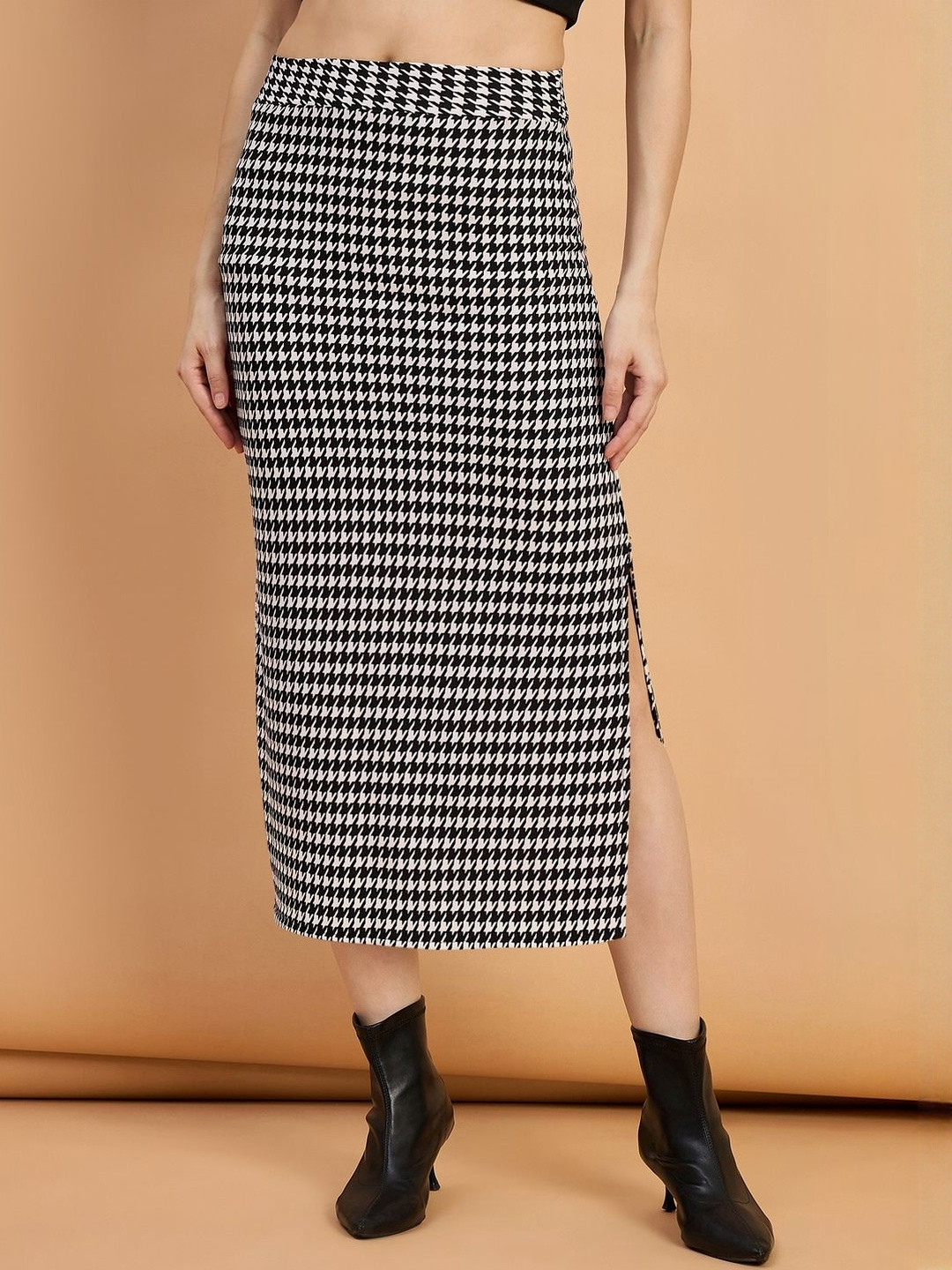 QIOA Women Checked Midi Pencil Skirt With Side Slit