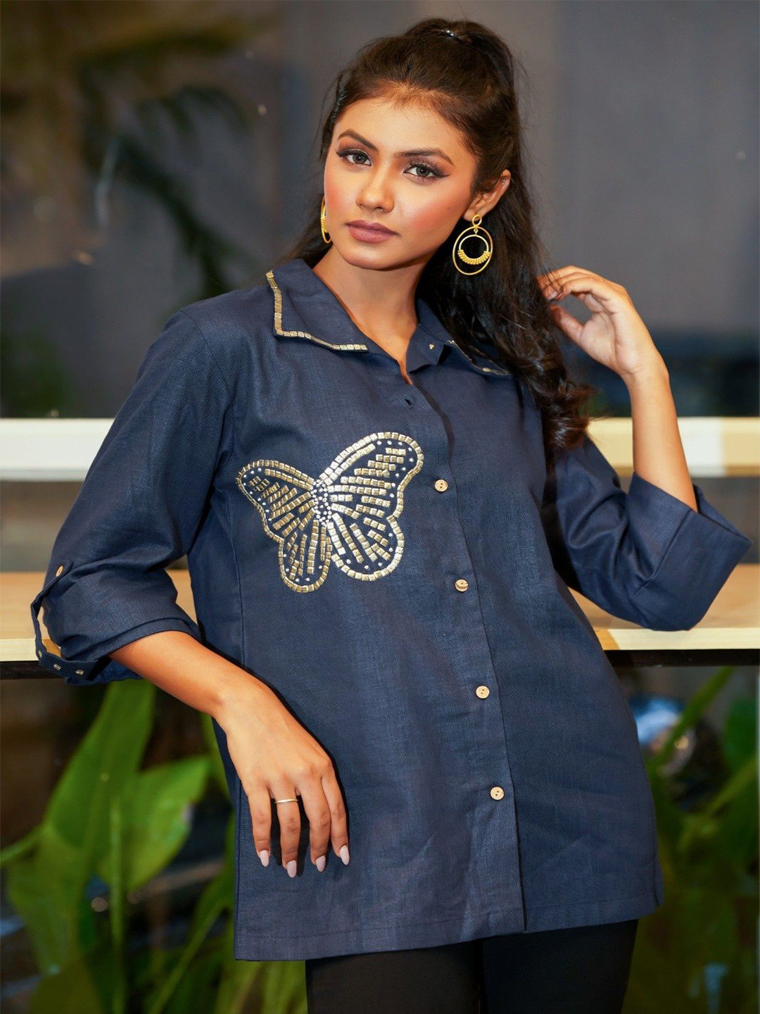 AVAAN Women Classic Fit Solid Spread Collar Casual Shirt