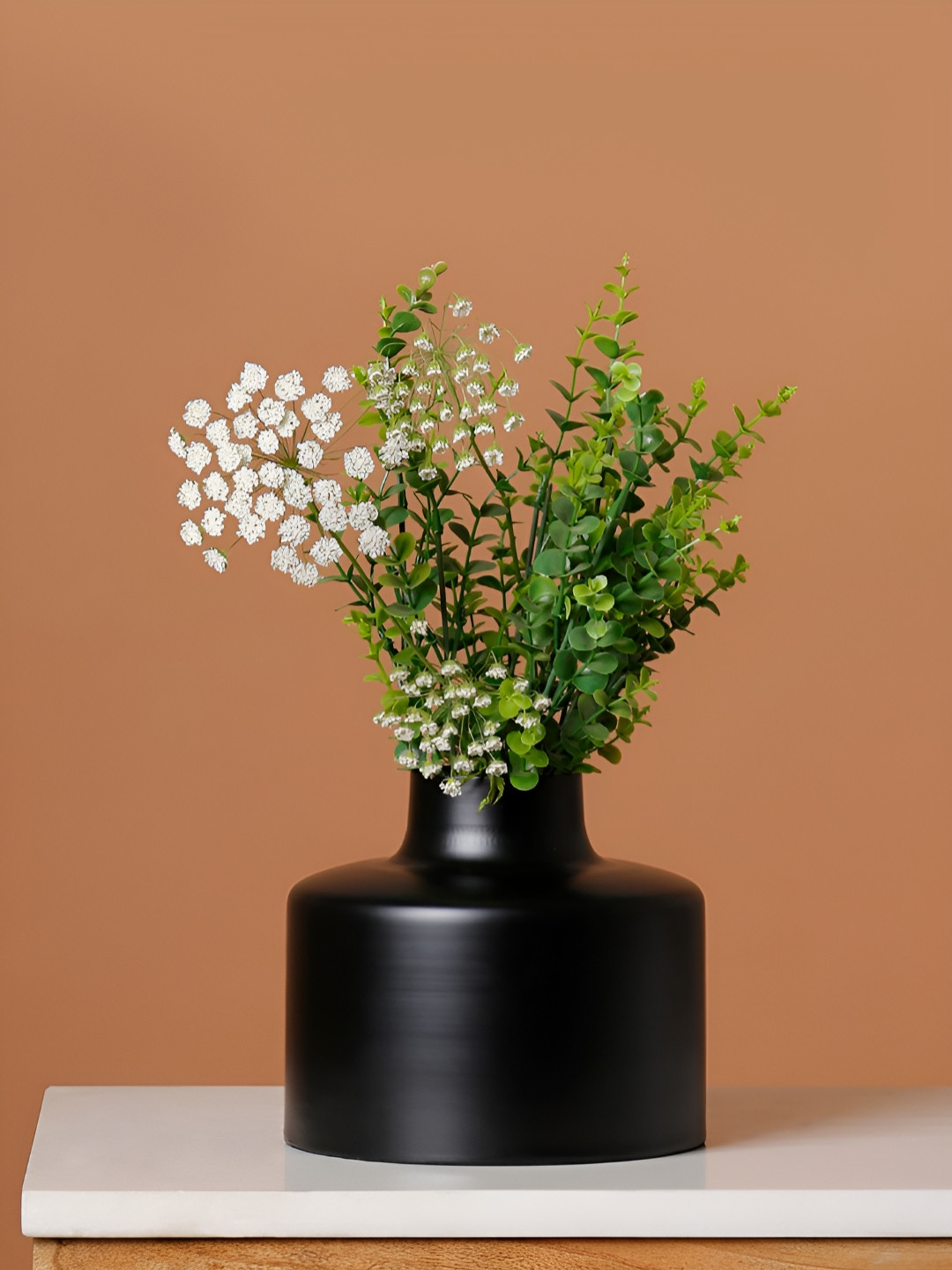 CASA DECOR Black Bloom Sophistication Flower Vase