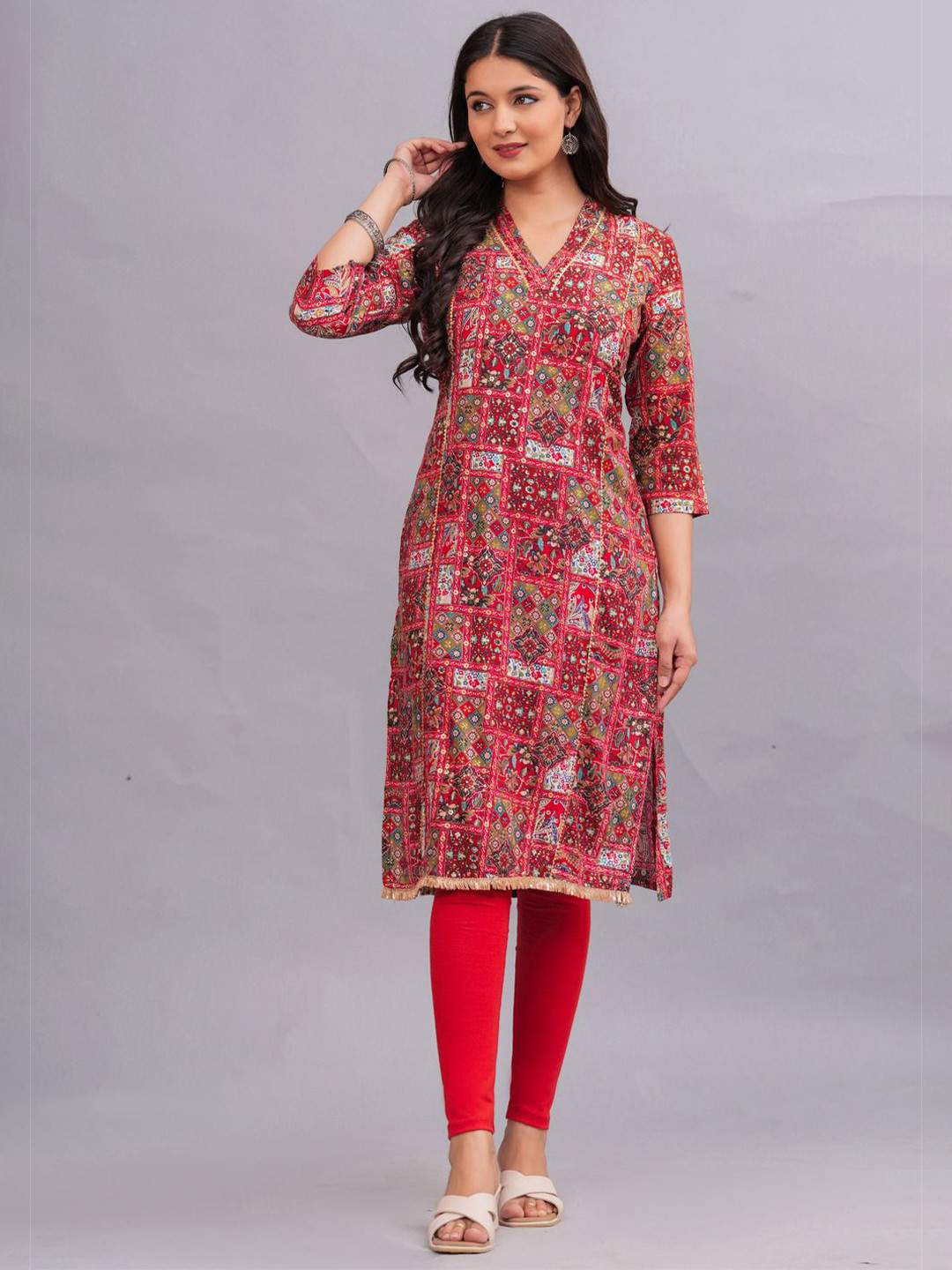 Bachuu Floral Printed V-Neck Gotta Patti Straight Kurta