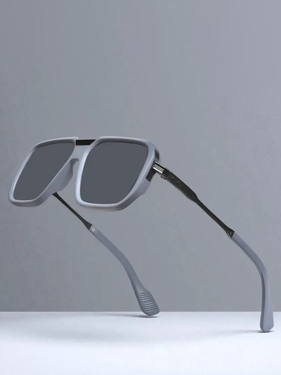 The Roadster Lifestyle Co Men UV Protected Square Sunglasses