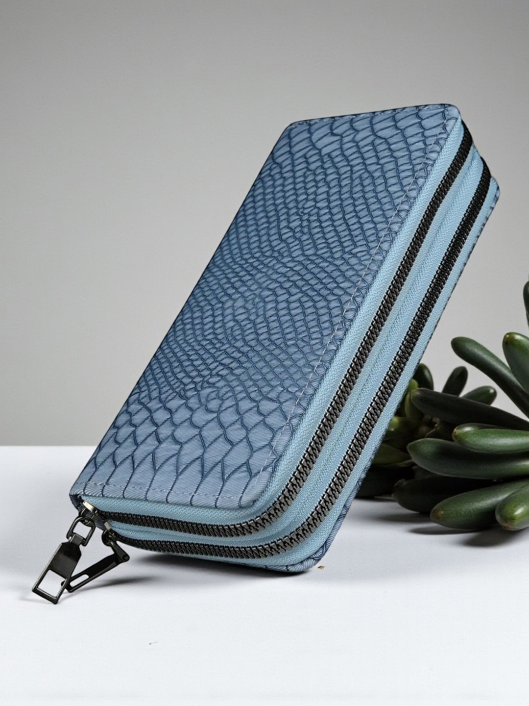 ALSU Women Abstract Textured Zip Around Wallet