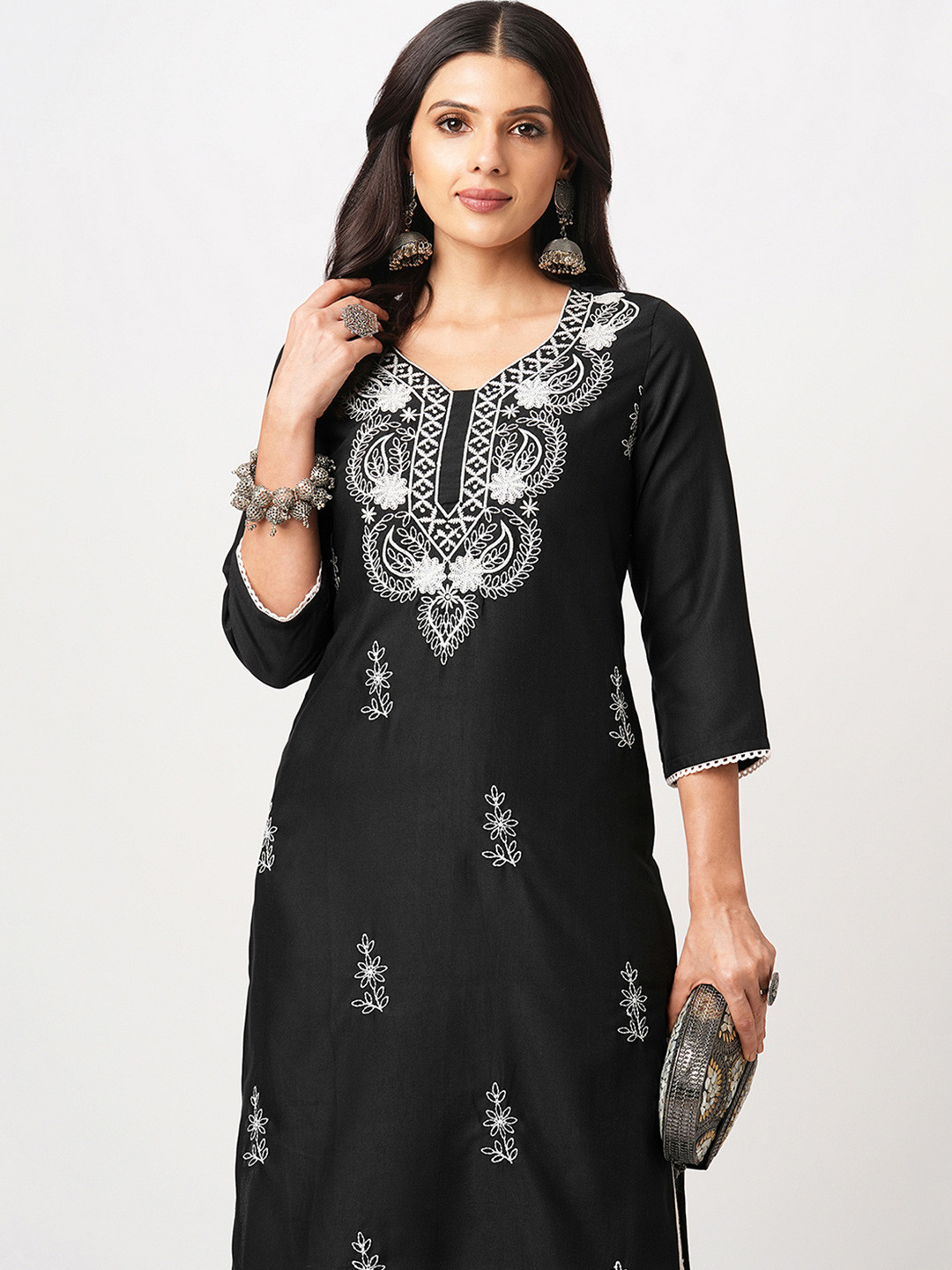 Skylee Pop Women Ethnic Motifs Embroidered Festive Cotton Straight Kurta