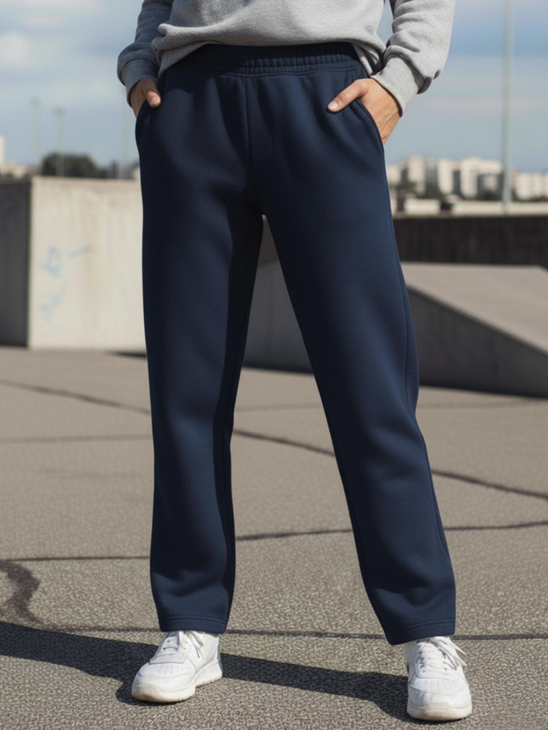 MACK JONNEY Women Solid Mid-Rise Warm & Durable Casual Track Pants