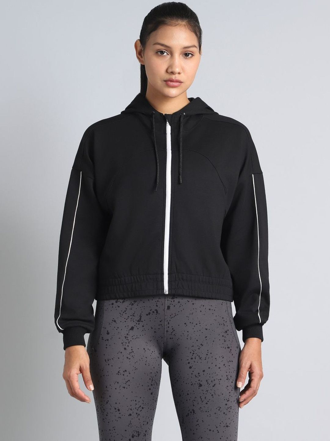 CULT Women's Black Workout Essential Cropped Jacket
