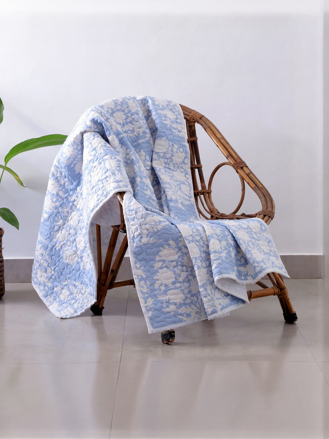 HANDICRAFT PALACE Blue & White Tree Printed Quilted Cotton Sofa Throws