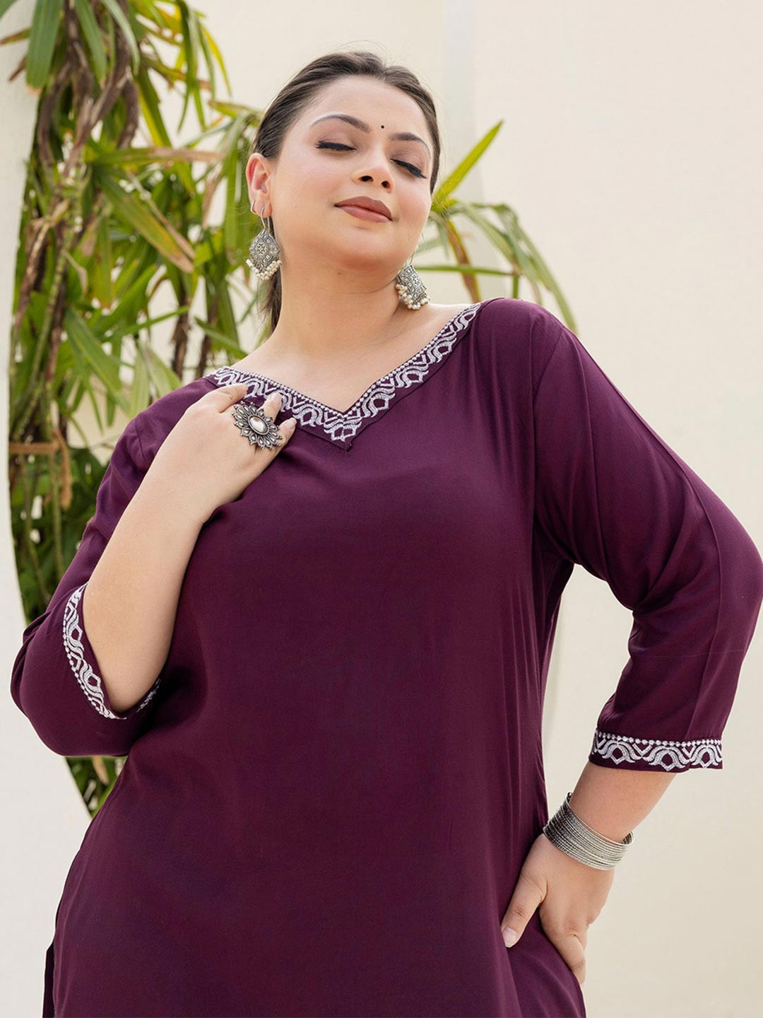 Pjyot by surhi Three-Quarter Sleeves V-Neck Straight Kurta