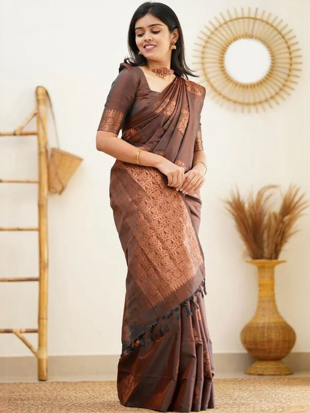 FLUXUS Woven Design Zari Banarasi Saree