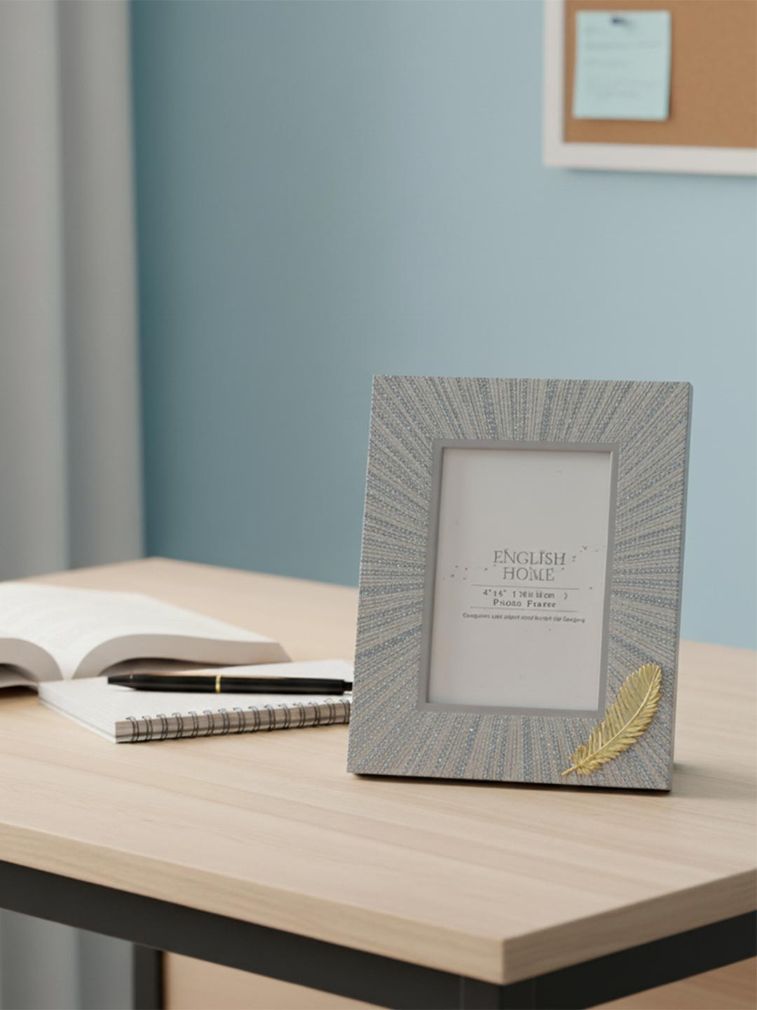 AARVI DECOR STUDIO Silver-Toned Glass Table Photo Frame