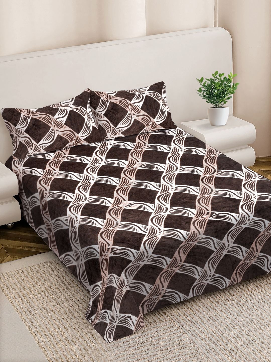 Myntra Elegant Homes Brown Wool 300 TC King Bedsheets With 2 Pillow Covers