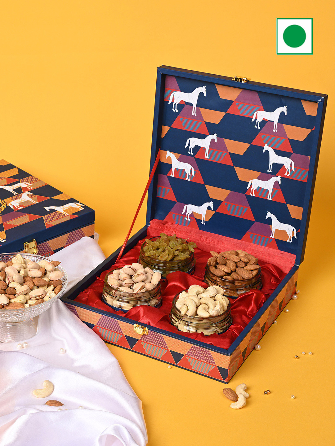 Riwaz Set Of 4 Airtight Jars With Almonds, Cashews, Pistachios & Raisins 450g